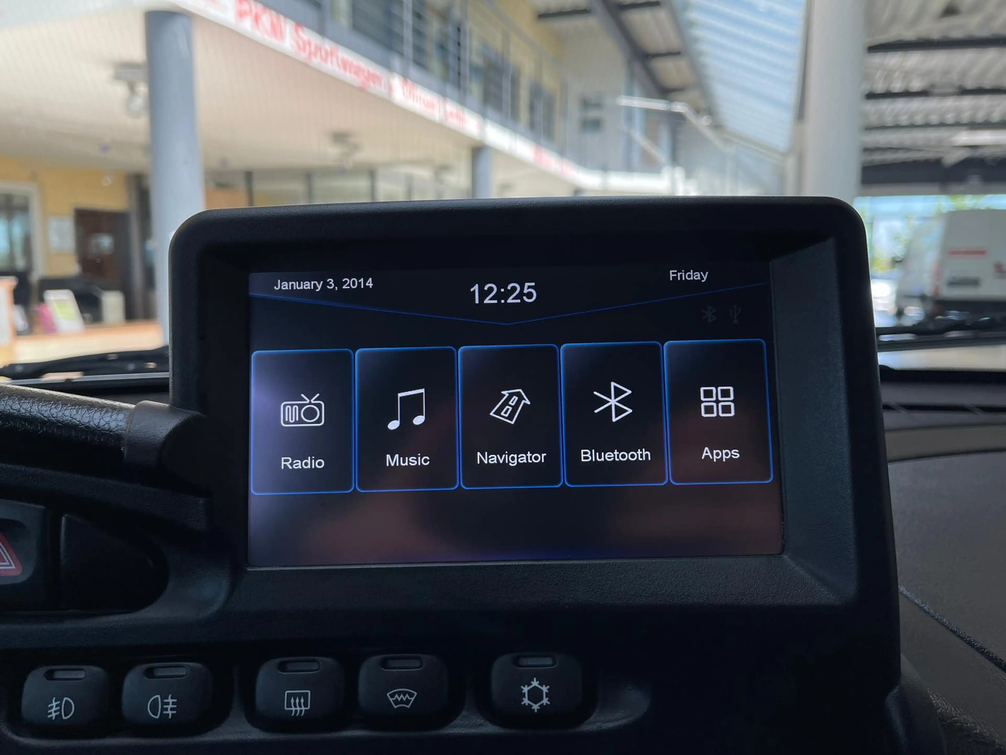 Lada Niva Travel+Allrad+Klima+Touch+Sizuheizung+AHK++ — photo 10