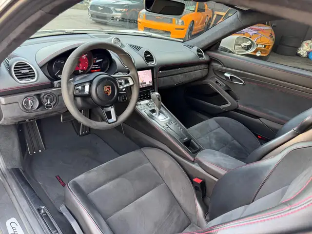 Porsche Cayman view 10