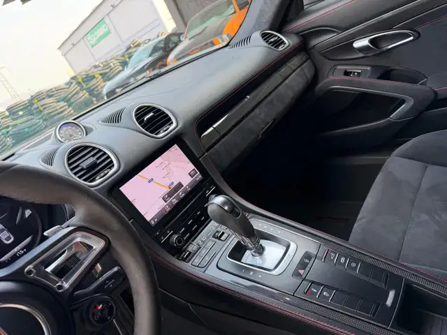 Porsche Cayman view 13