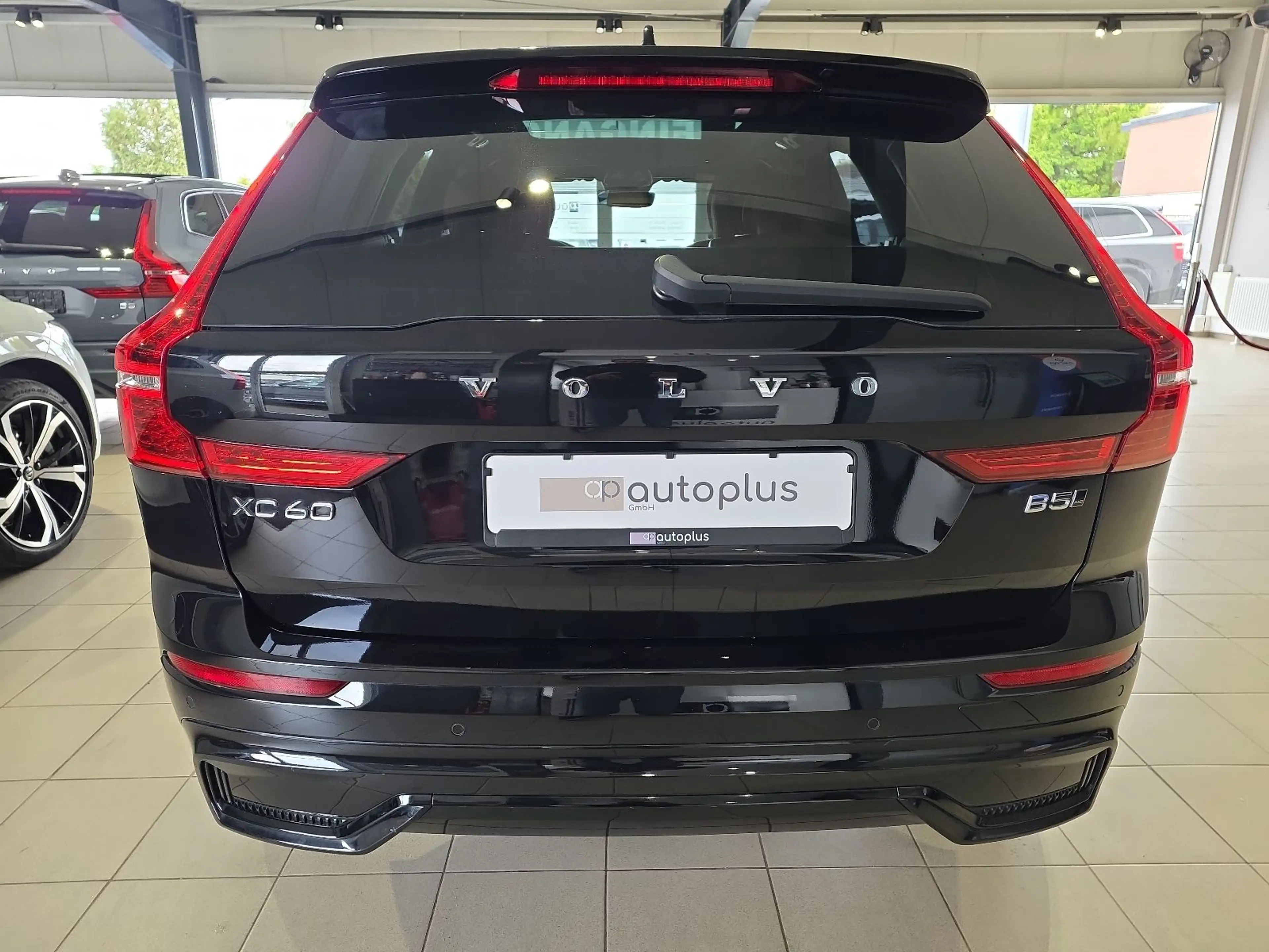 Volvo XC60 B5 (D) Ultimate Dark AWD Massage 360° Pano — photo 8