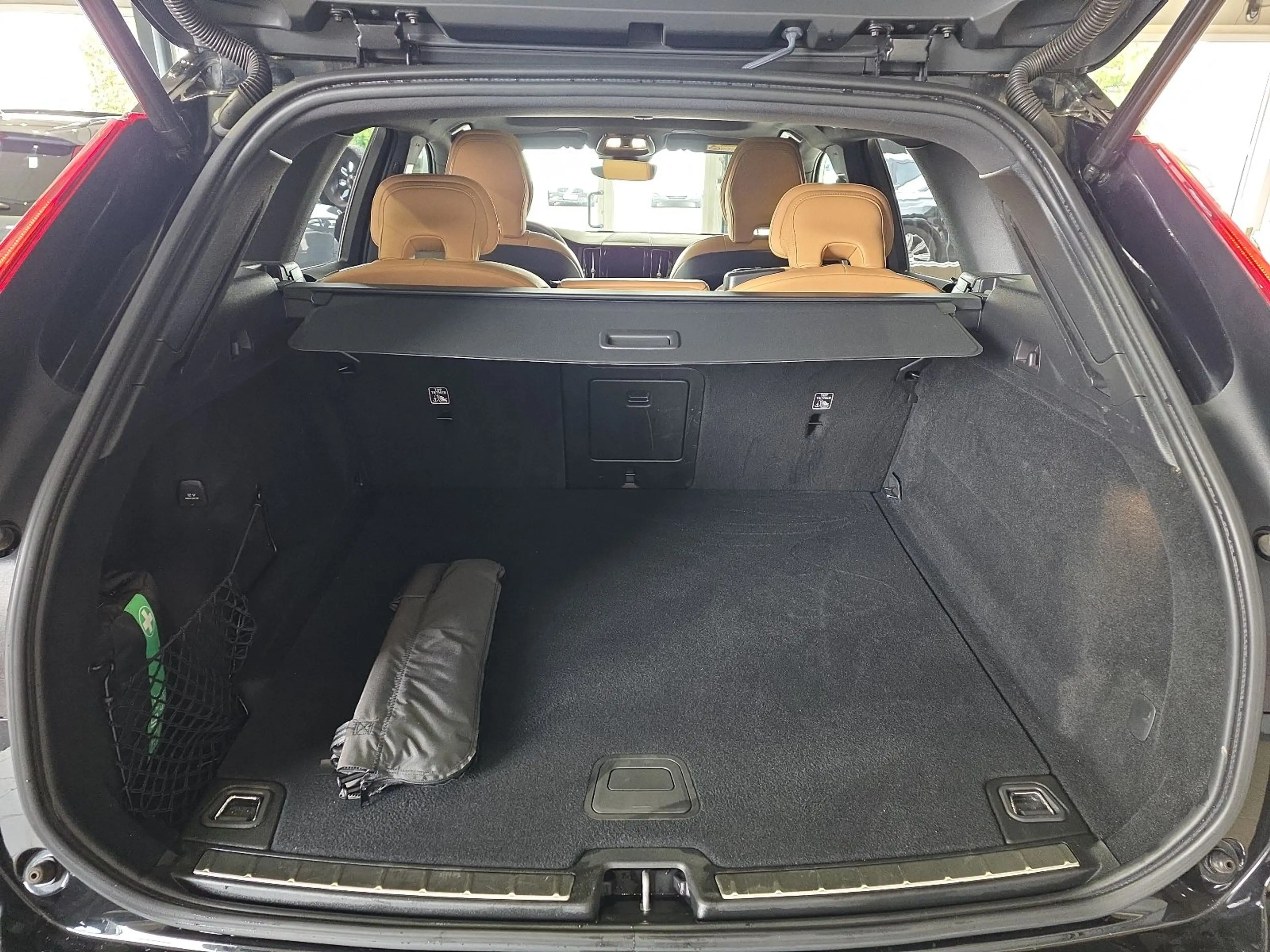Volvo XC60 B5 (D) Ultimate Dark AWD Massage 360° Pano — photo 14