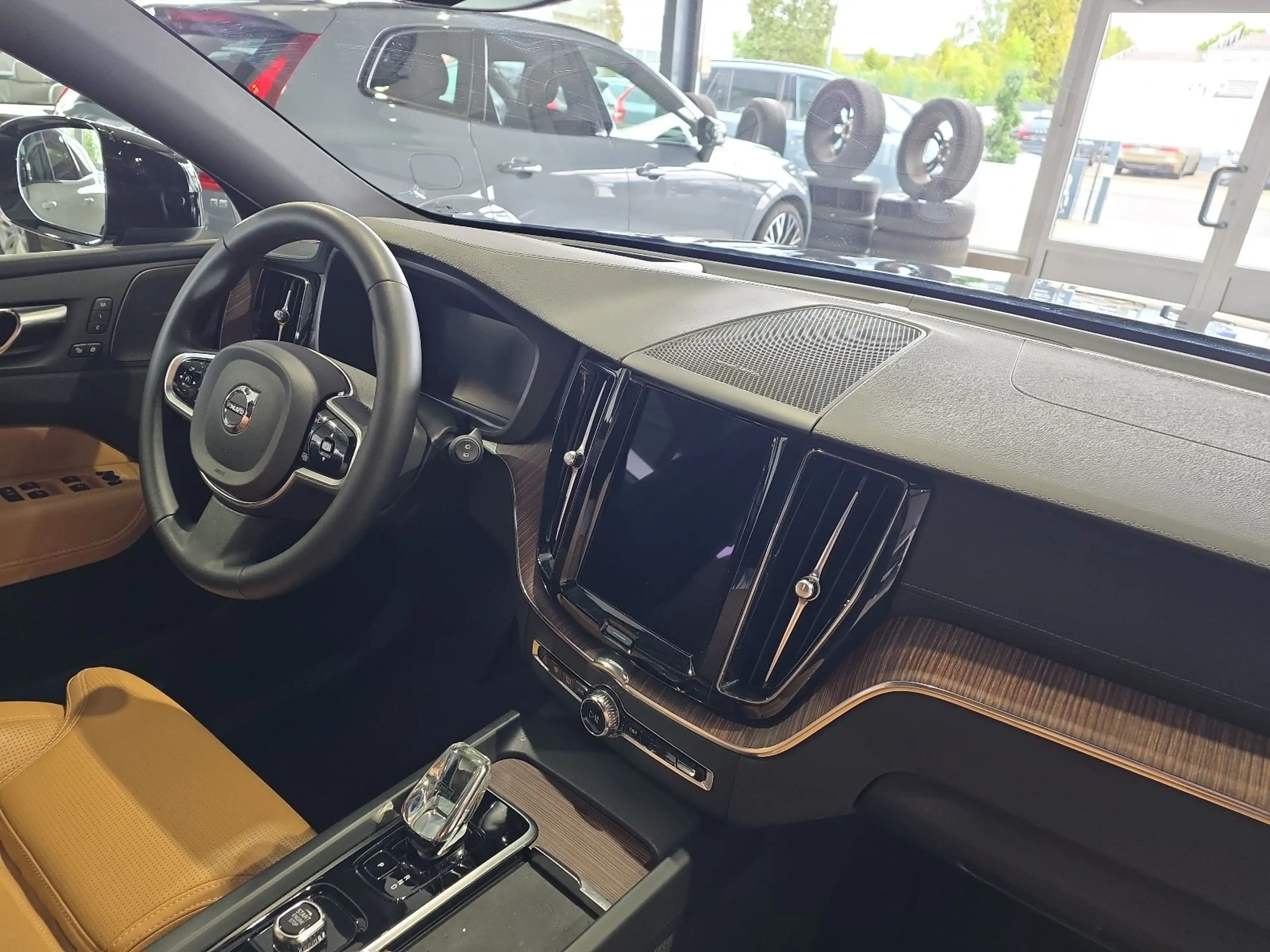 Volvo XC60 B5 (D) Ultimate Dark AWD Massage 360° Pano — photo 12