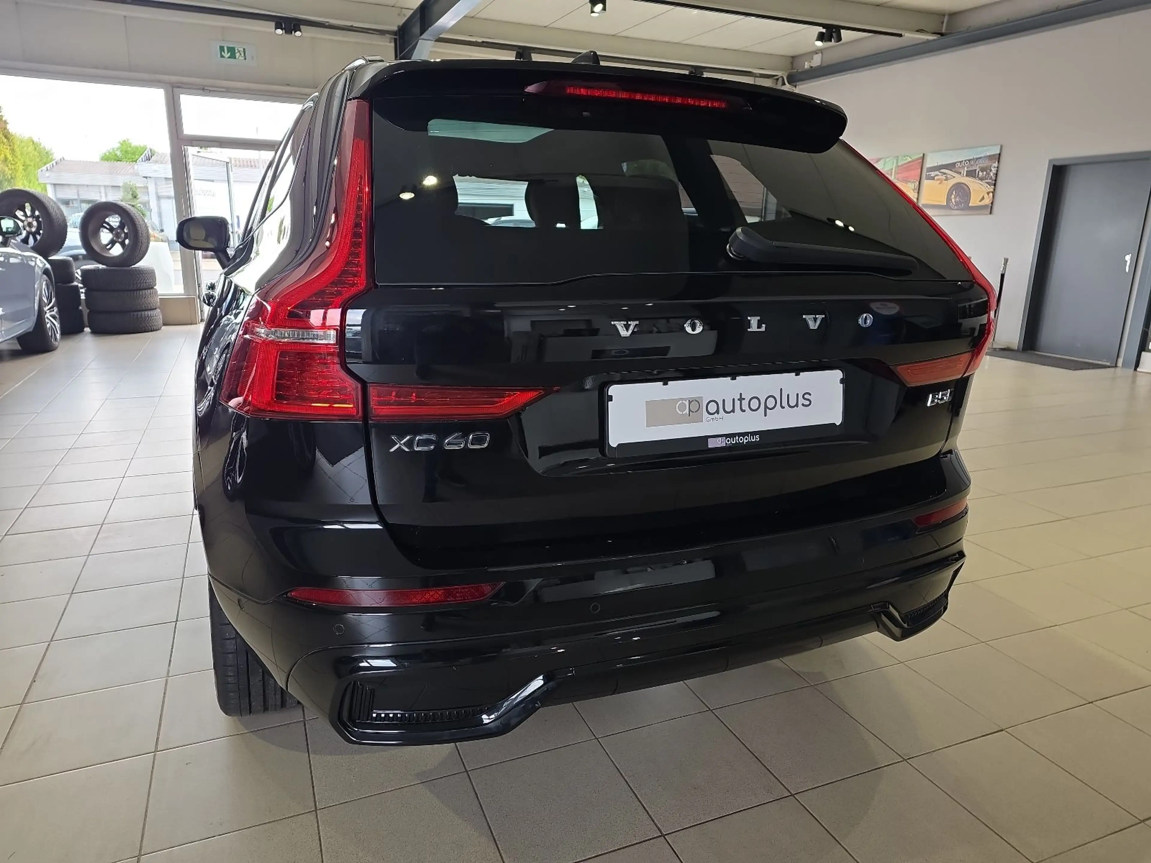 Volvo XC60 B5 (D) Ultimate Dark AWD Massage 360° Pano — photo 9