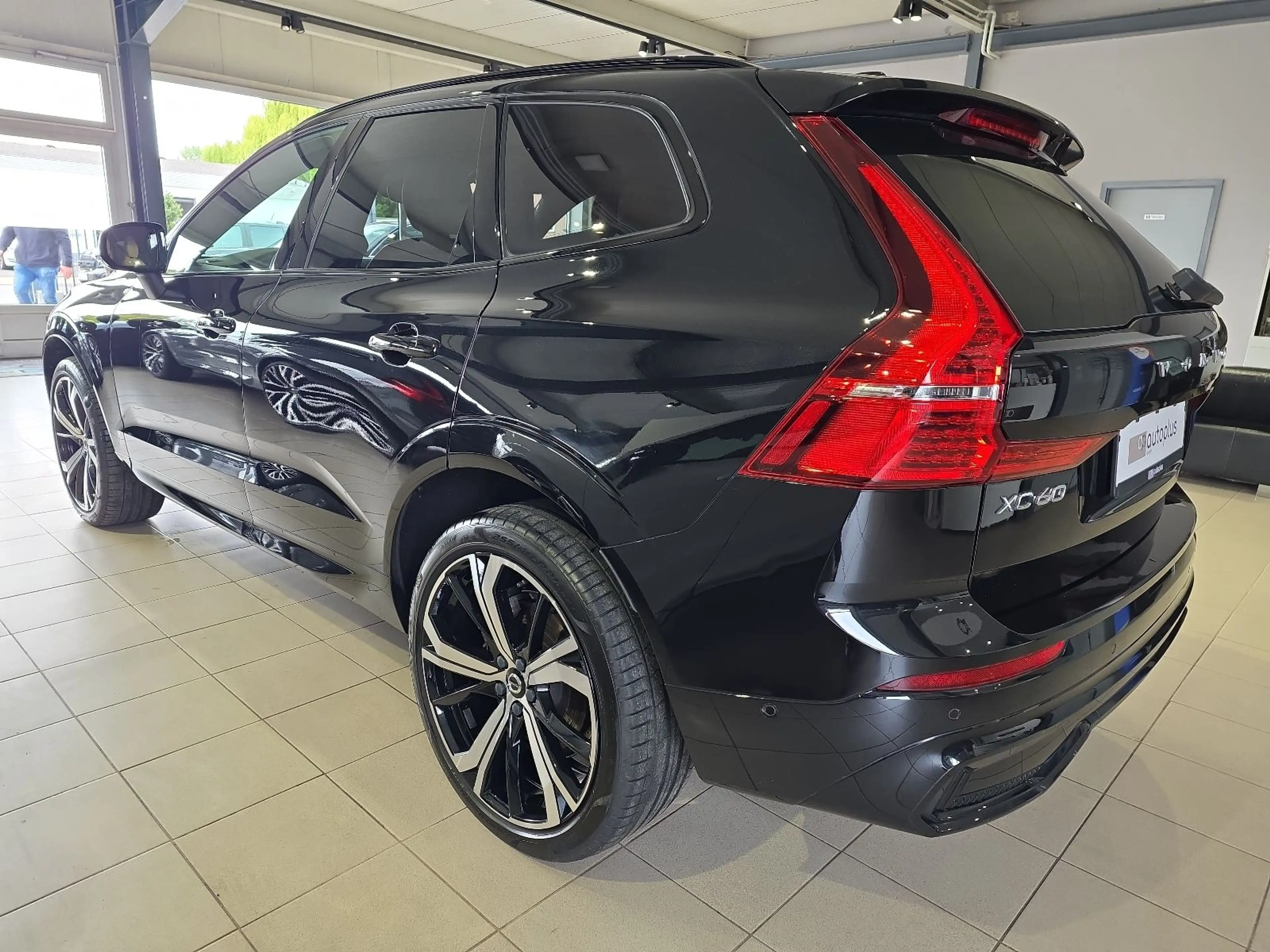 Volvo XC60 B5 (D) Ultimate Dark AWD Massage 360° Pano — photo 10