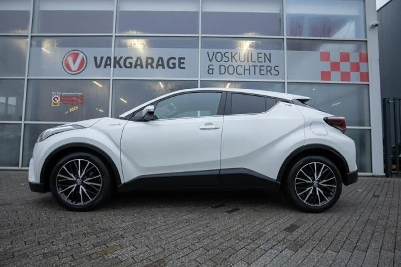 Toyota C-HR 1.8 Hybrid Team Limited Edition | Dodehoek | Stoel Weiß - 2