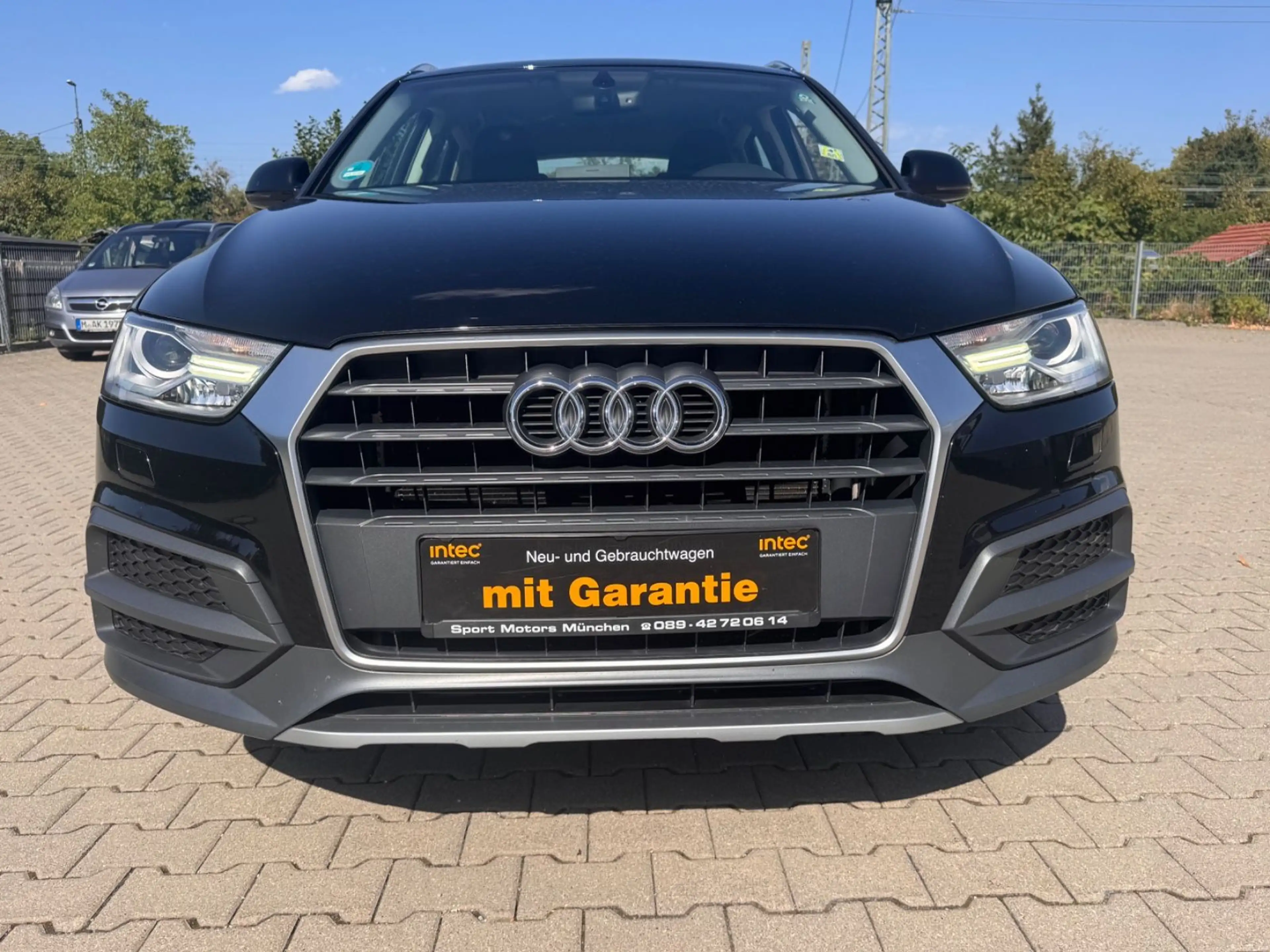 Audi Q3 design 2,0TDI NAVIGATION PDC XENON — photo 8