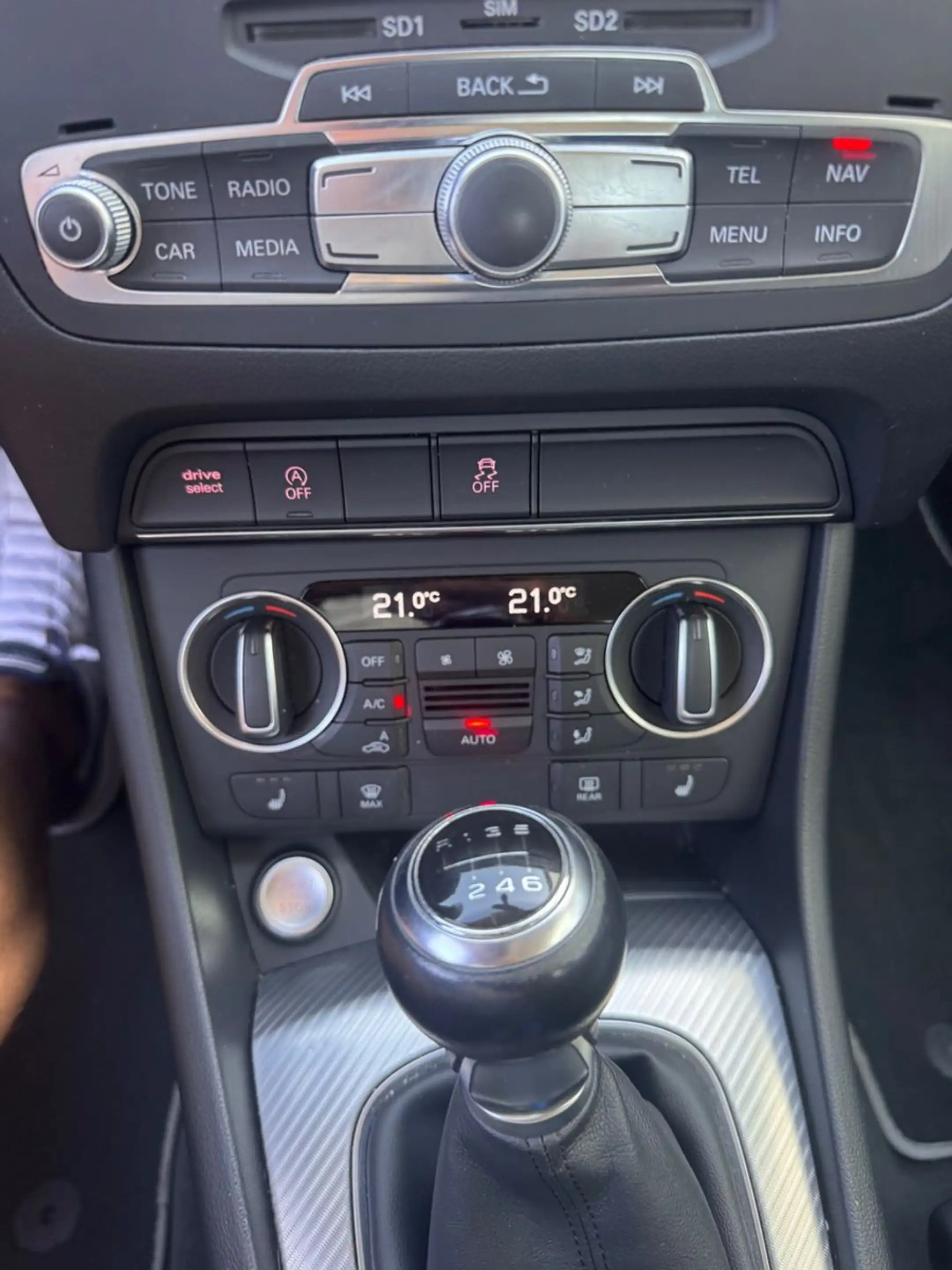 Audi Q3 design 2,0TDI NAVIGATION PDC XENON — photo 15