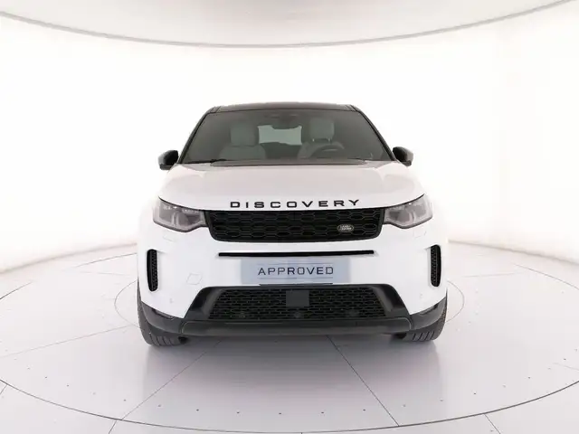 Land Rover Discovery Sport view 8