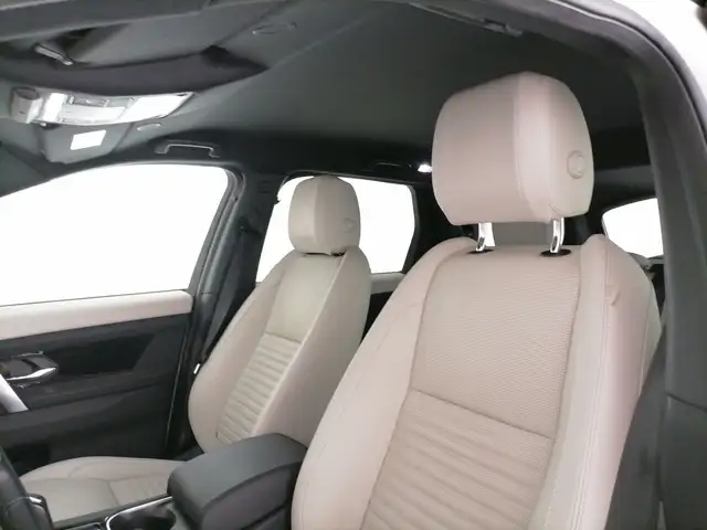 Land Rover Discovery Sport view 14
