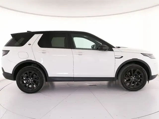 Land Rover Discovery Sport view 6