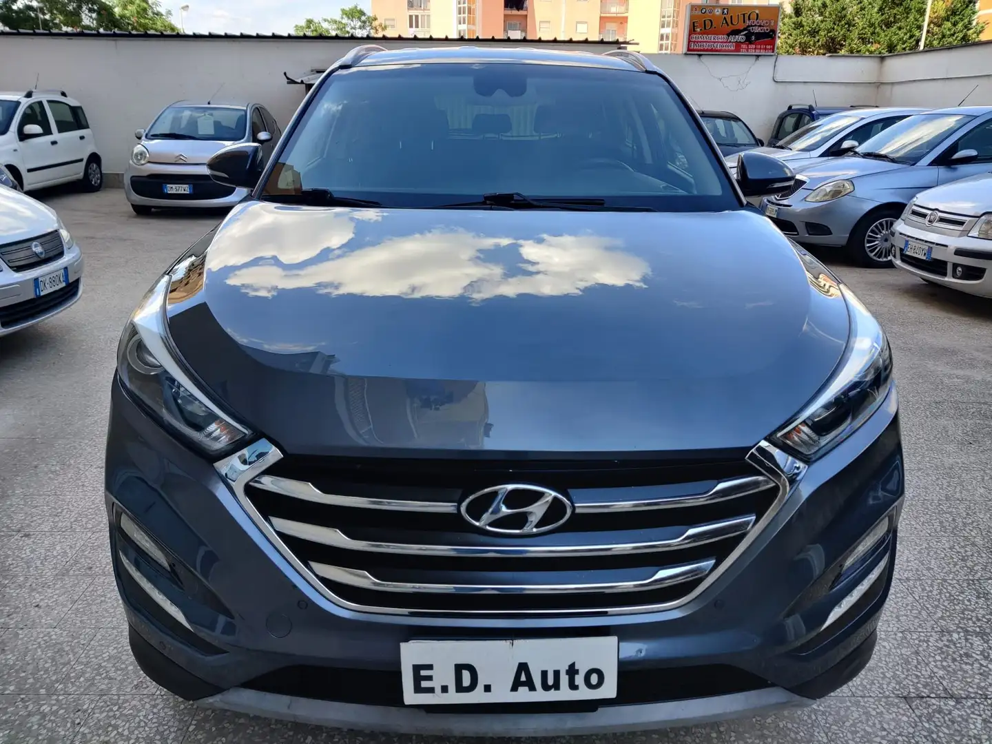 Hyundai TUCSON Tucson 1.7 crdi Xpossible 2wd 115cv Grigio - 2