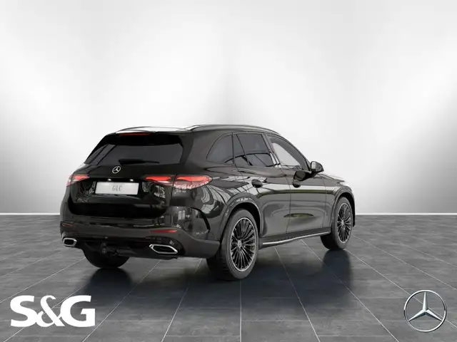 Mercedes-Benz GLC view 4