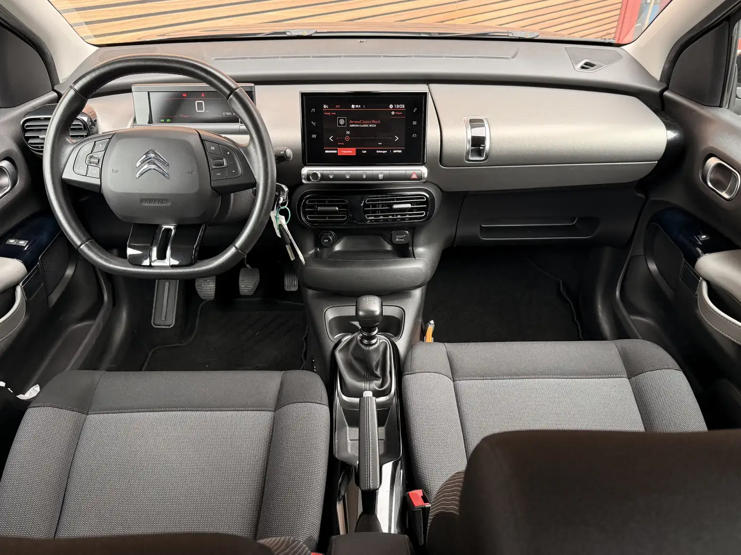 Citroen C4 Cactus 1.2 PureTech Feel Carplay / Parkeerhulp / Cruise Grijs - 2