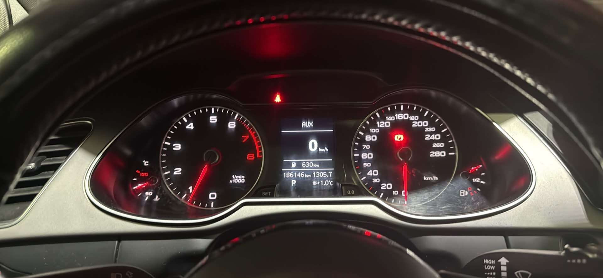2014 Audi A4 4dr Sdn Auto Technik quattro thumb 6