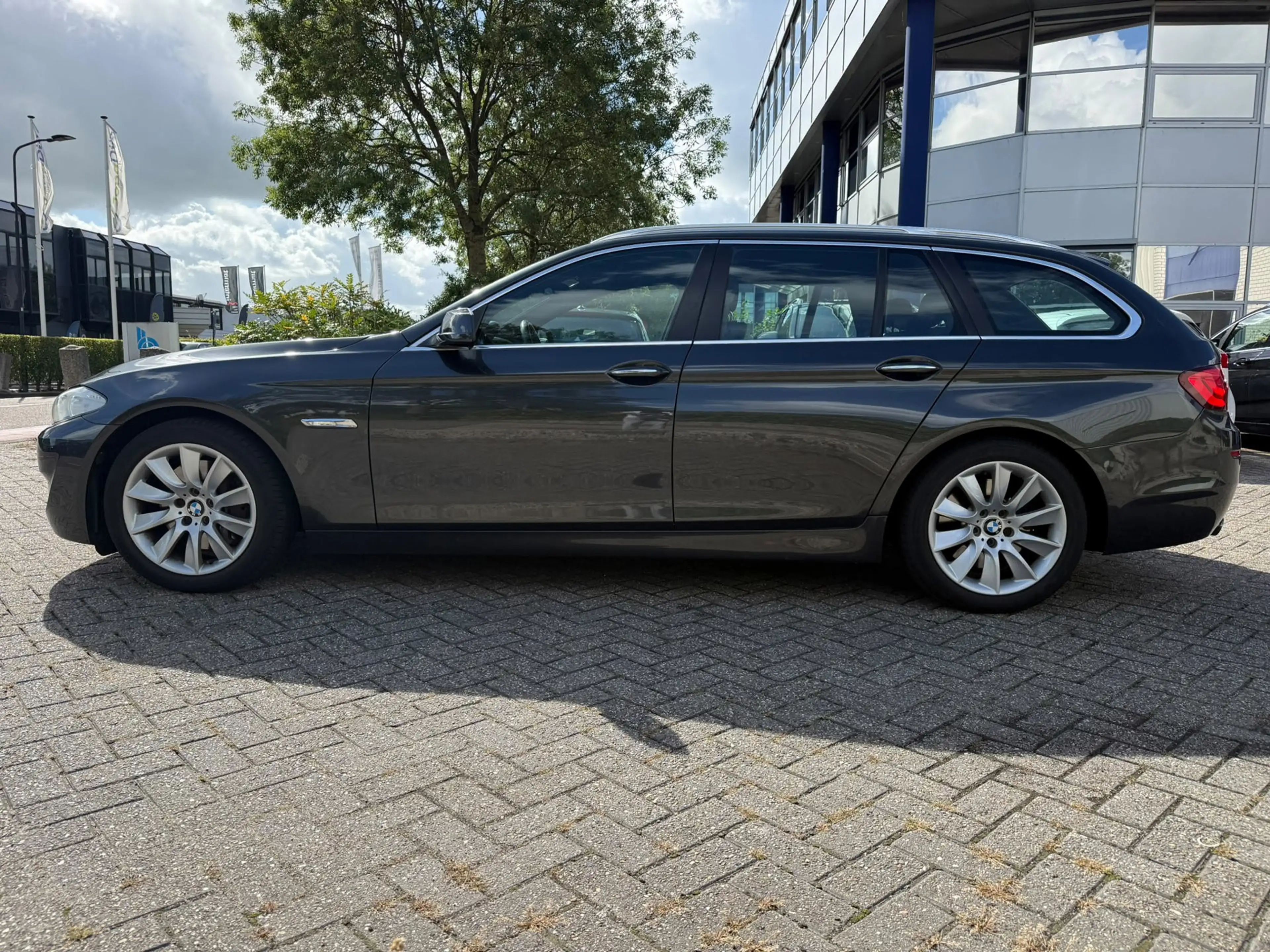 BMW 535 5-serie Touring 535i High Executive | 306pk — photo 2