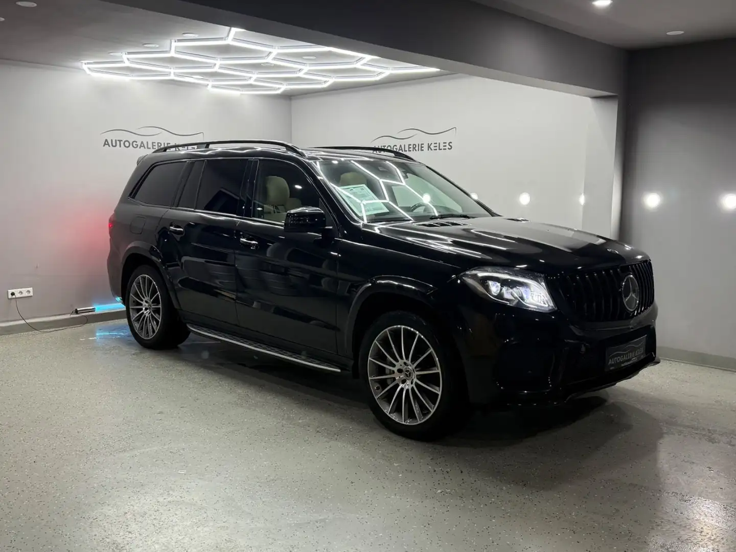 Mercedes-Benz GLS 500 4Matic AMG PAKET 7SITZE PANO*SITZBEL*STH Schwarz - 1