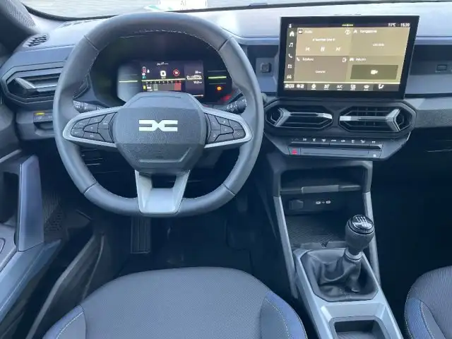 Dacia Duster view 8