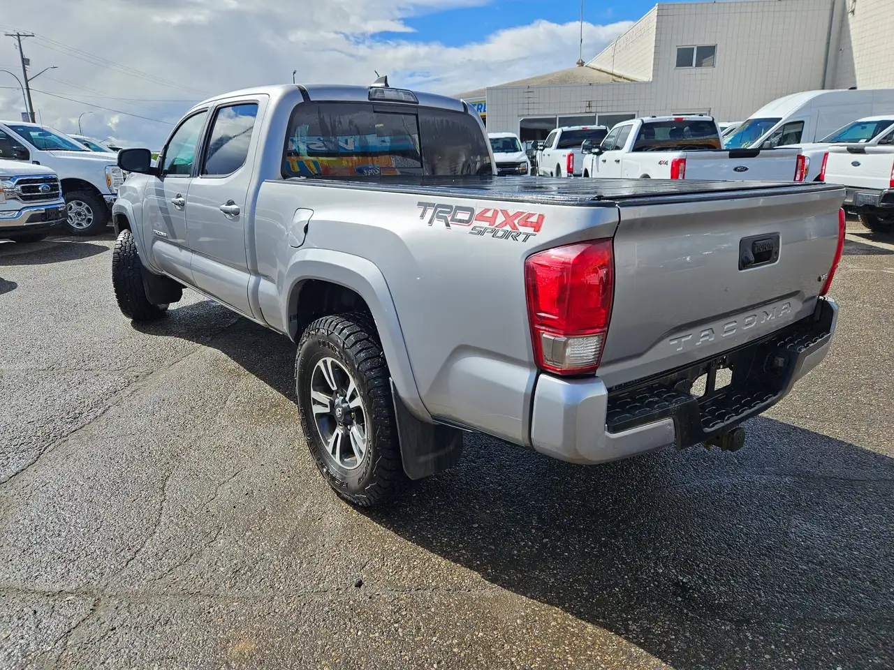 Toyota Tacoma снимка Toyota Tacoma