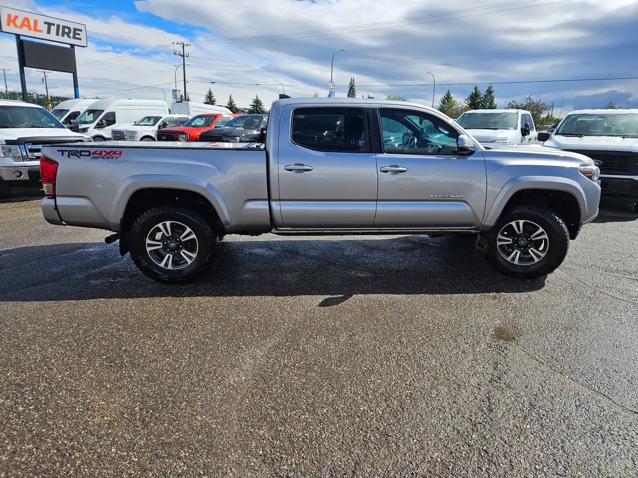 Toyota Tacoma снимка Toyota Tacoma