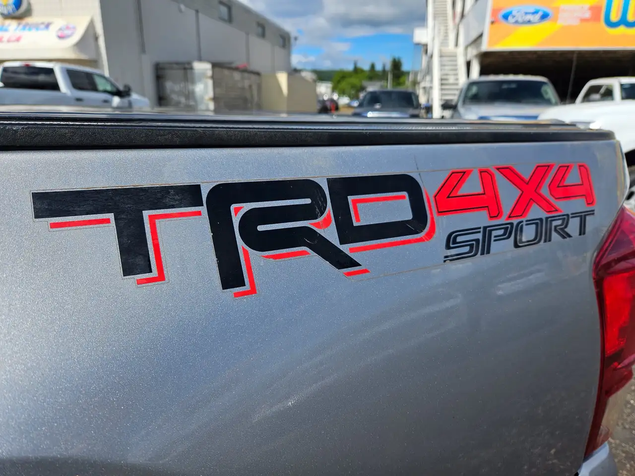 Toyota Tacoma снимка Toyota Tacoma