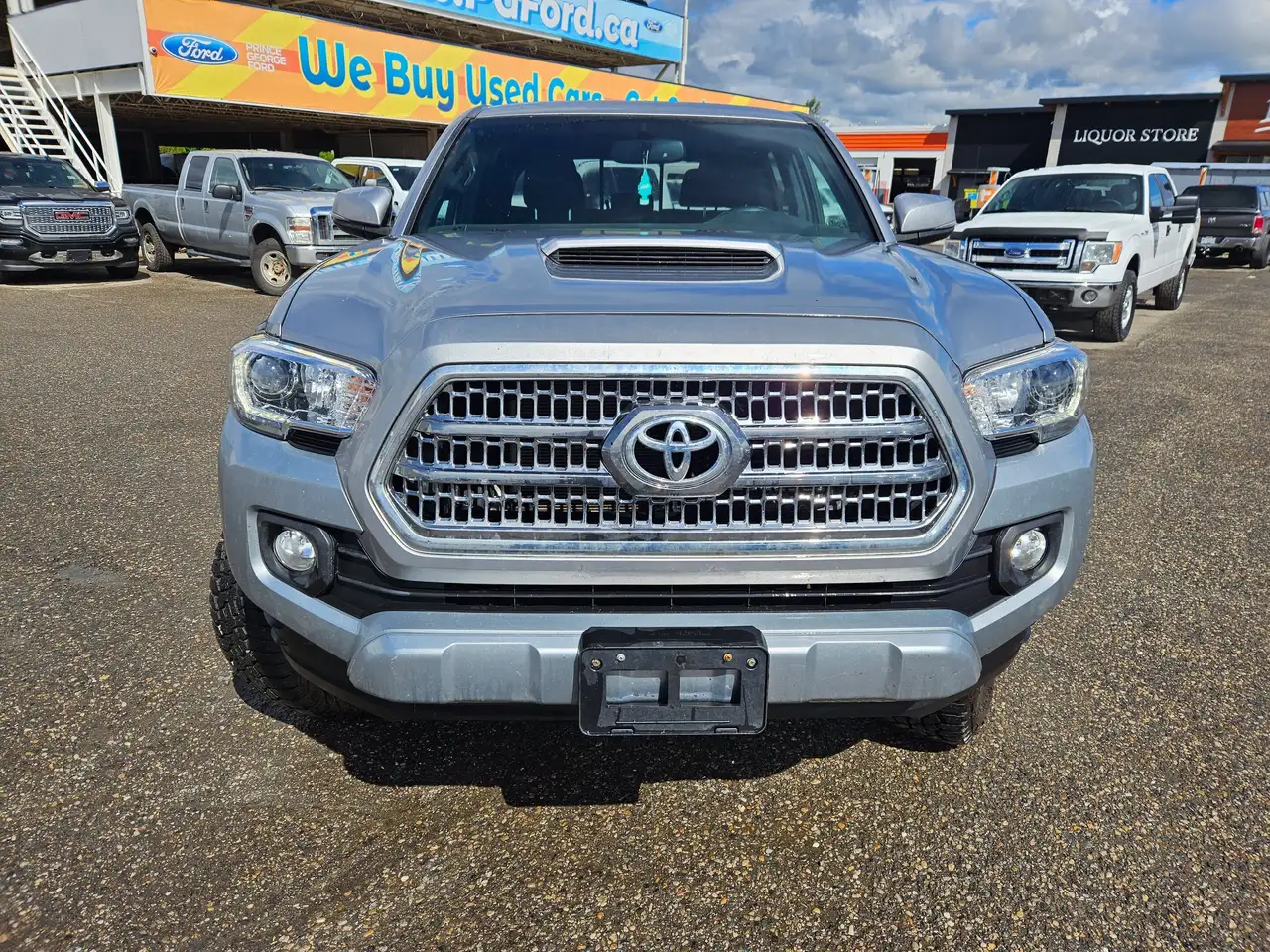 Toyota Tacoma снимка Toyota Tacoma