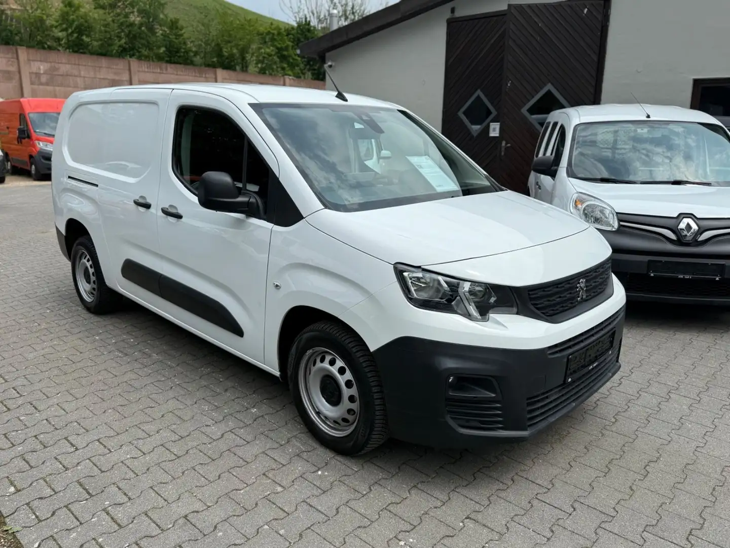 Peugeot Partner Premium L2  ,3 Sitzer ,Automatik 1.Hand Weiß - 2