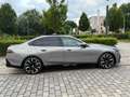 BMW i5 M60 met alle opties o.a. Bowers & Wilkins Grijs - thumbnail 6