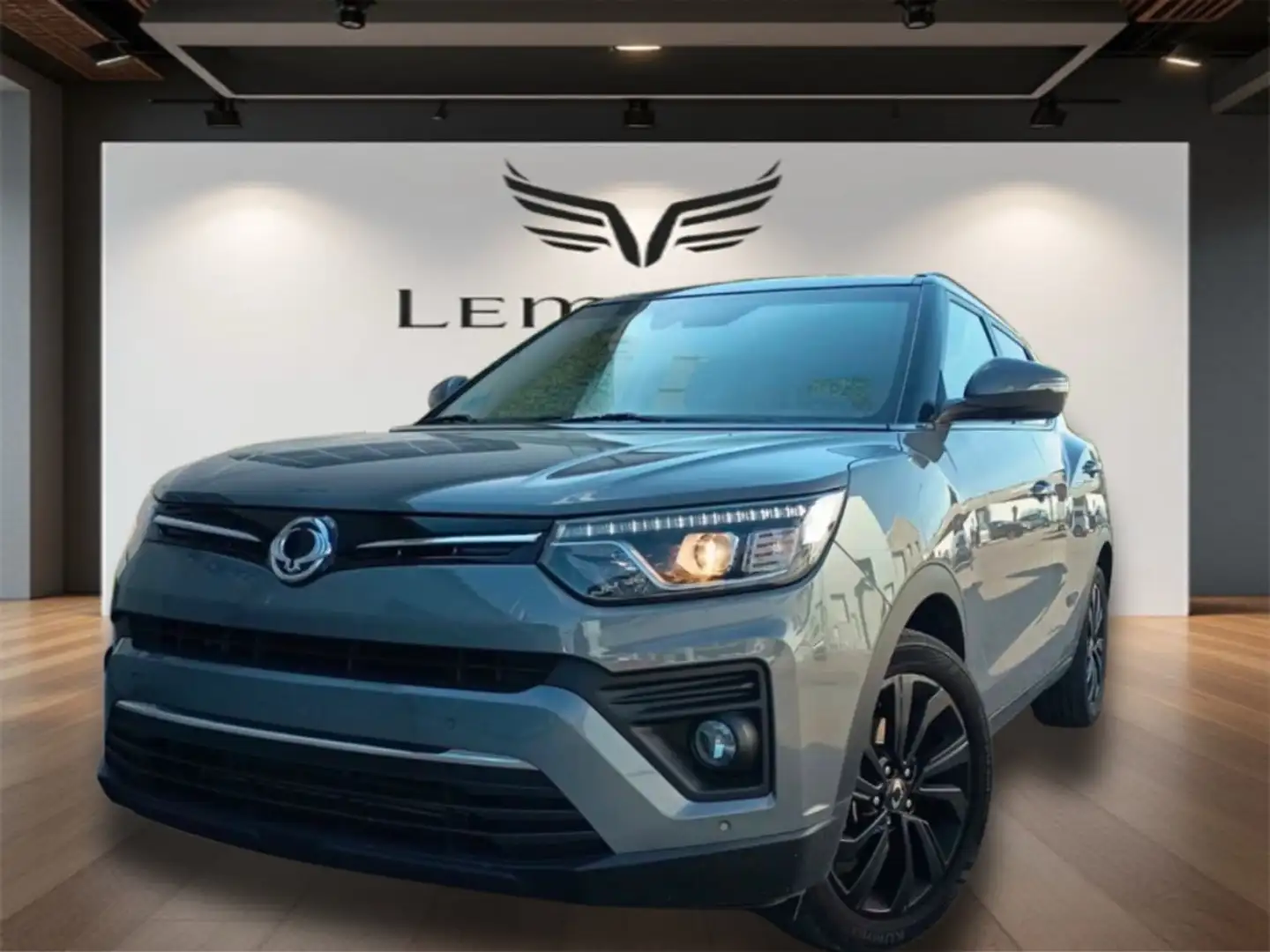 SsangYong Tivoli D16T Limited 4x2 Gris - 2