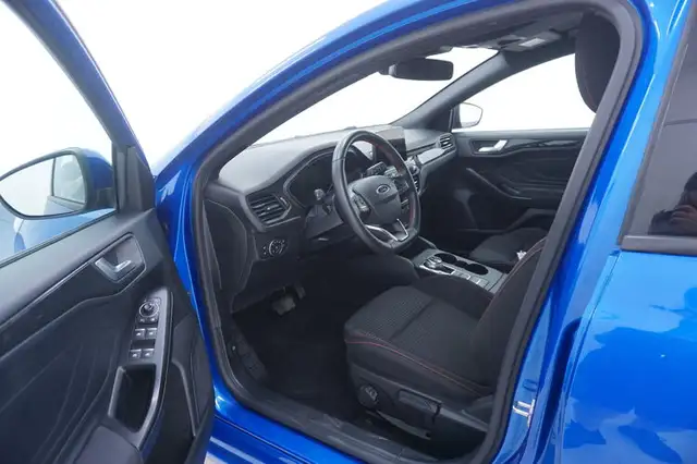 Ford Focus view 10