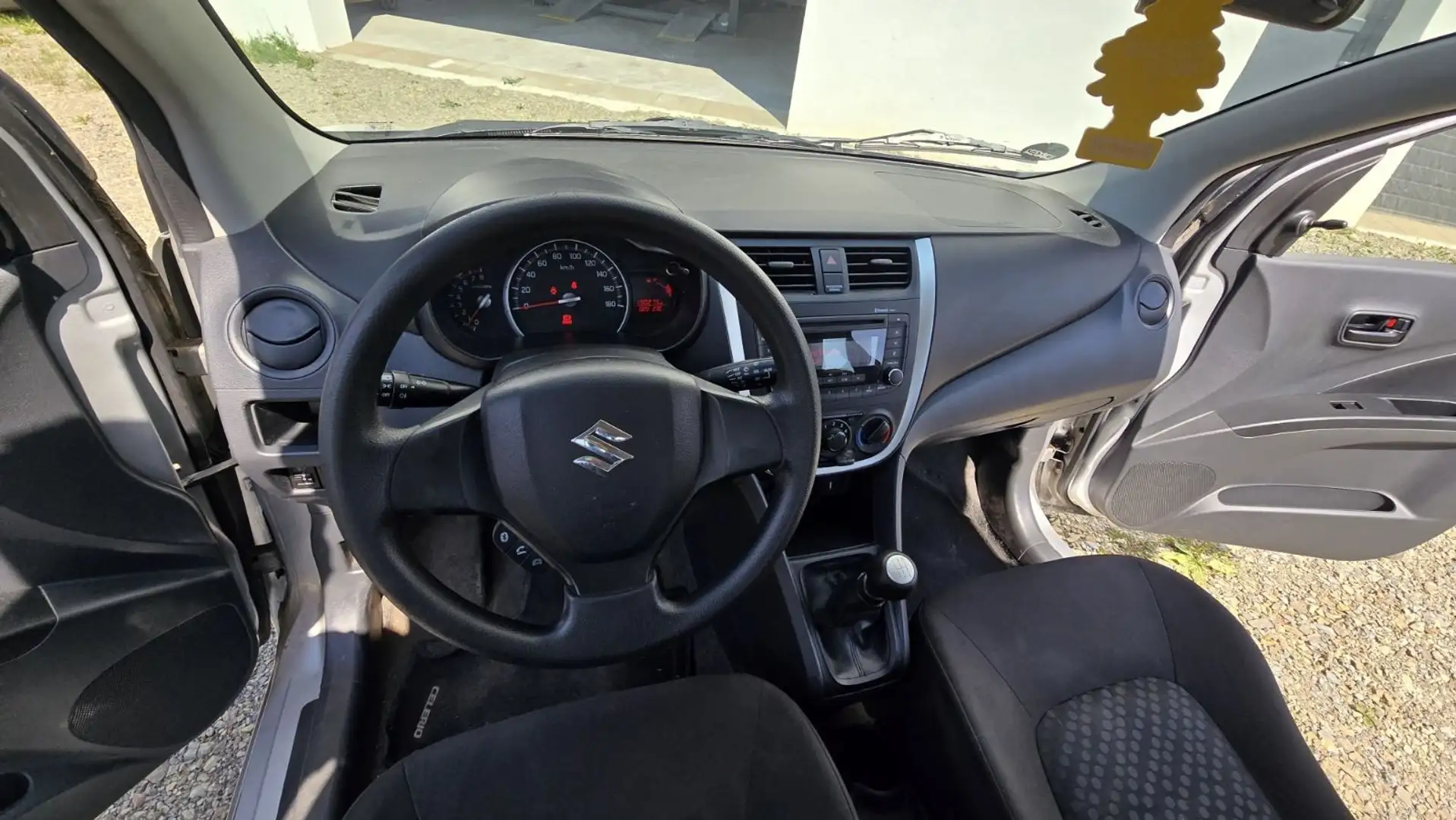 Suzuki Celerio Neuer TÜV, bis 08/2027 - 1