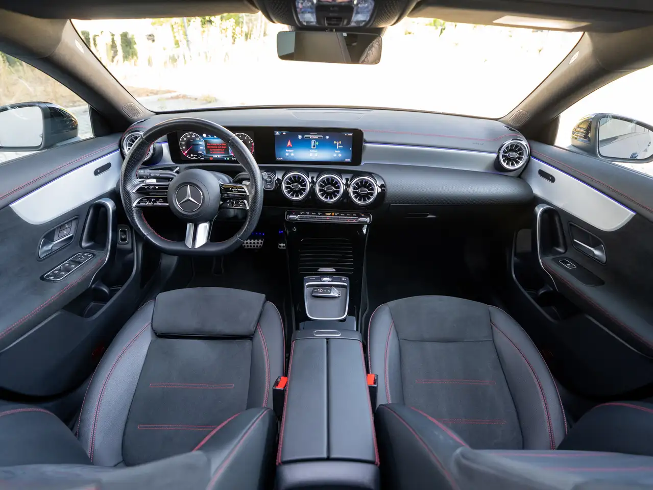 Mercedes-Benz CLA CLA180 AMG-LINE/PANO DAK/CAMERA/ZETELVERWARMING/ADAP CRUISE CONTROL/FACELIFT MODEL/APPLE CARPLAY, миниатюра 22