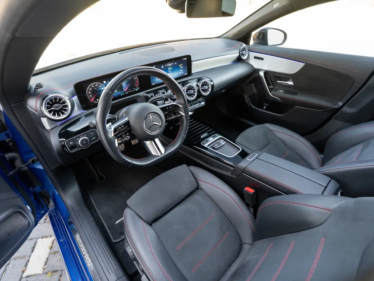 Mercedes-Benz CLA CLA180 AMG-LINE/PANO DAK/CAMERA/ZETELVERWARMING/ADAP CRUISE CONTROL/FACELIFT MODEL/APPLE CARPLAY, миниатюра 19