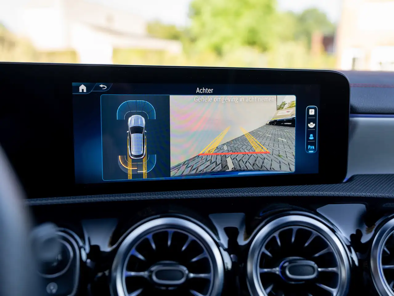 Mercedes-Benz CLA CLA180 AMG-LINE/PANO DAK/CAMERA/ZETELVERWARMING/ADAP CRUISE CONTROL/FACELIFT MODEL/APPLE CARPLAY, миниатюра 16