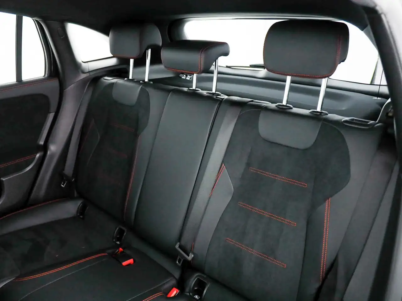 Mercedes-Benz GLA 200 d premium auto, миниатюра 14