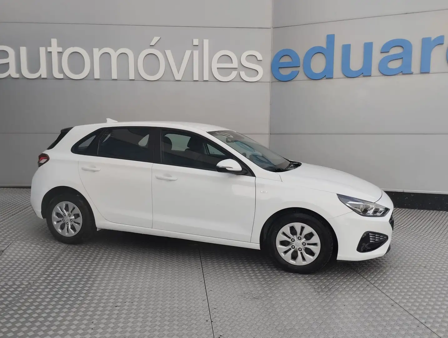 Hyundai i30 1.0 TGDI Tecno 48V 120 Blanco - 1