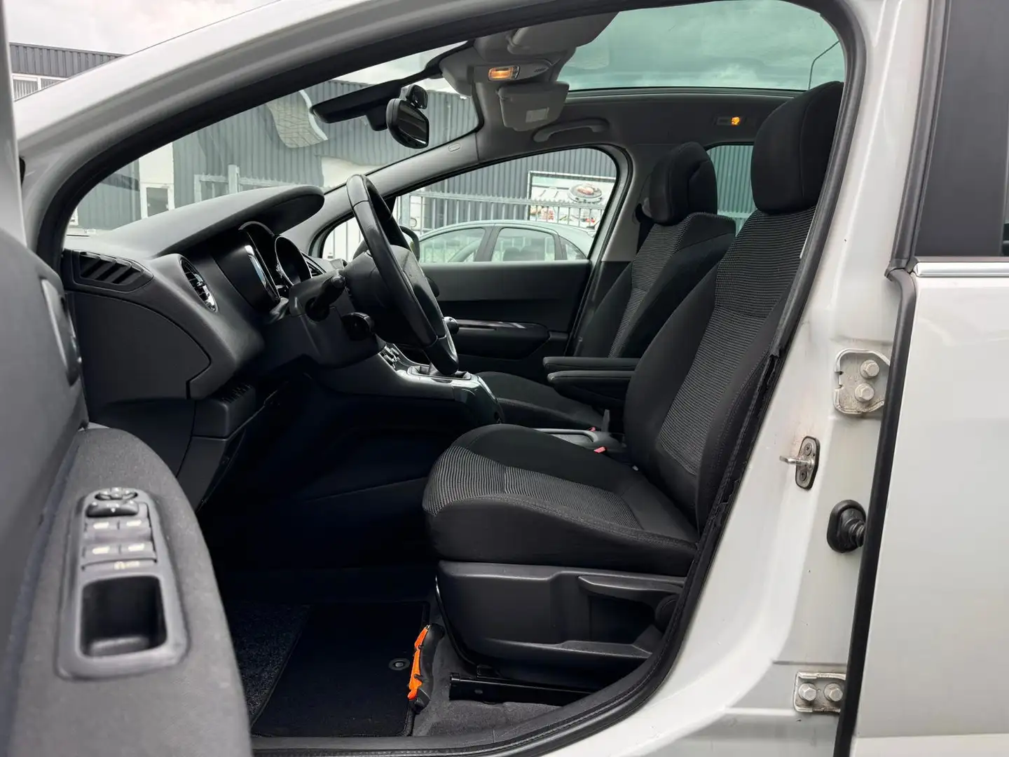 Peugeot 5008 1.6 ST Premiere 7p. Clima Panoramadak Cruise 17" P Wit - 2