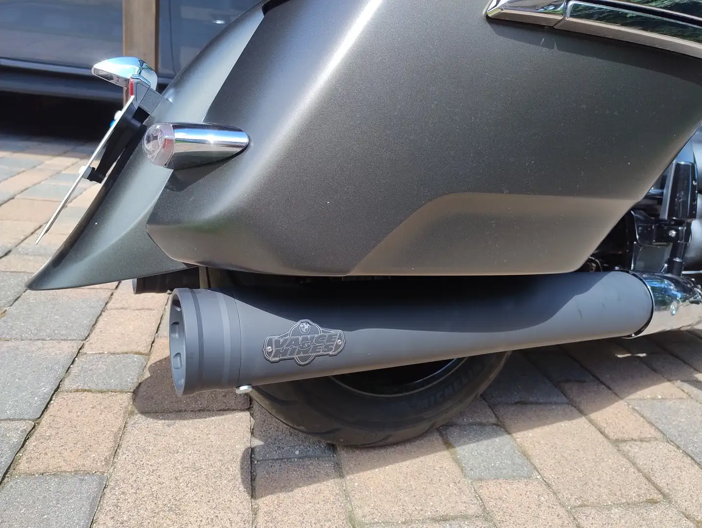 BMW R 18 B Verde - 1