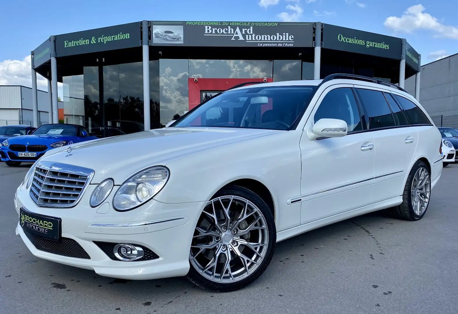 Mercedes-Benz E 500 500 Break / V8 5.5l 387 CH BVA 7 / Weiß - 1