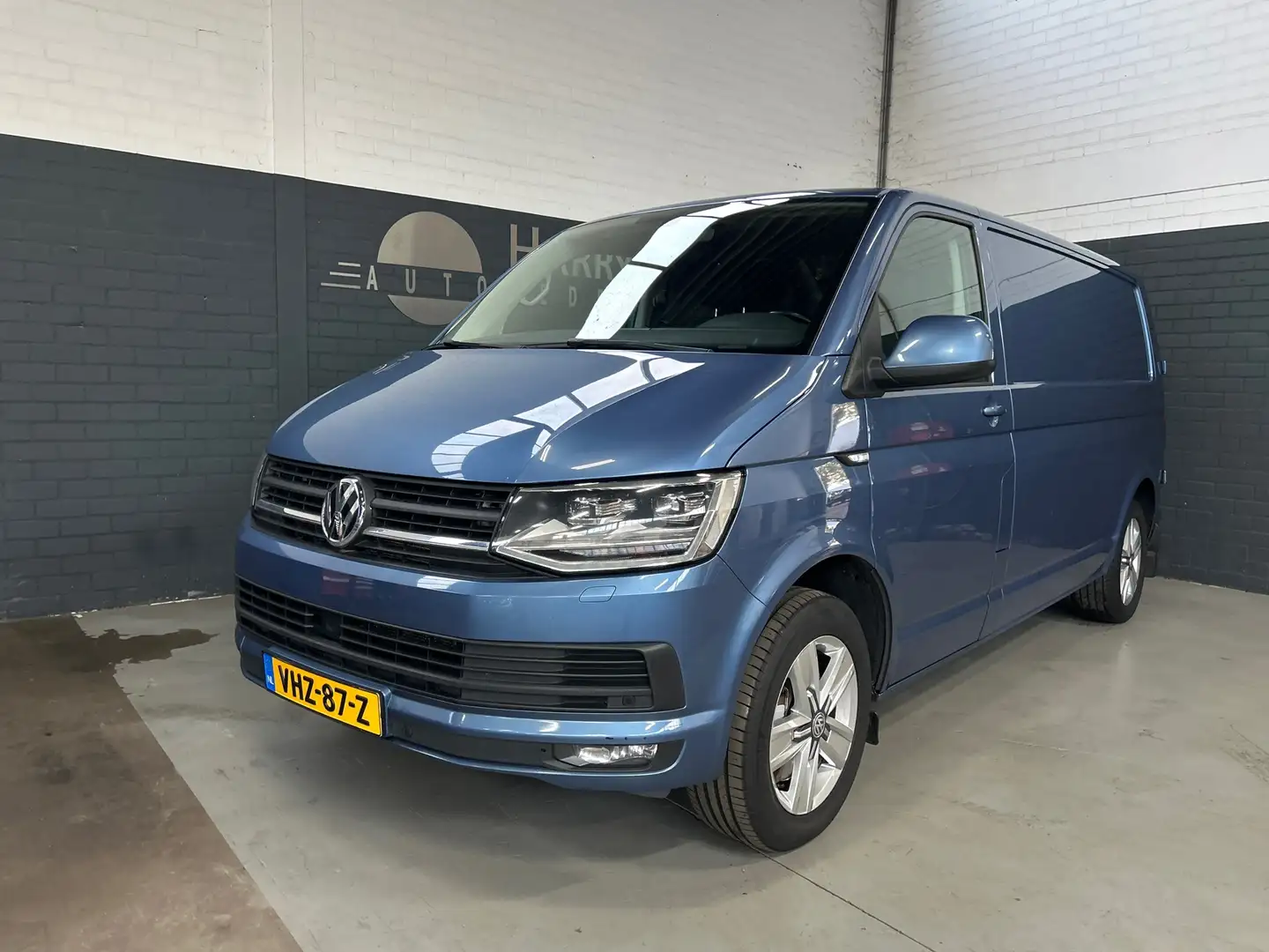 Volkswagen Transporter 2.0 TDI L2, 204 PK Automaat. Leder/standkachel/sof Bleu - 2