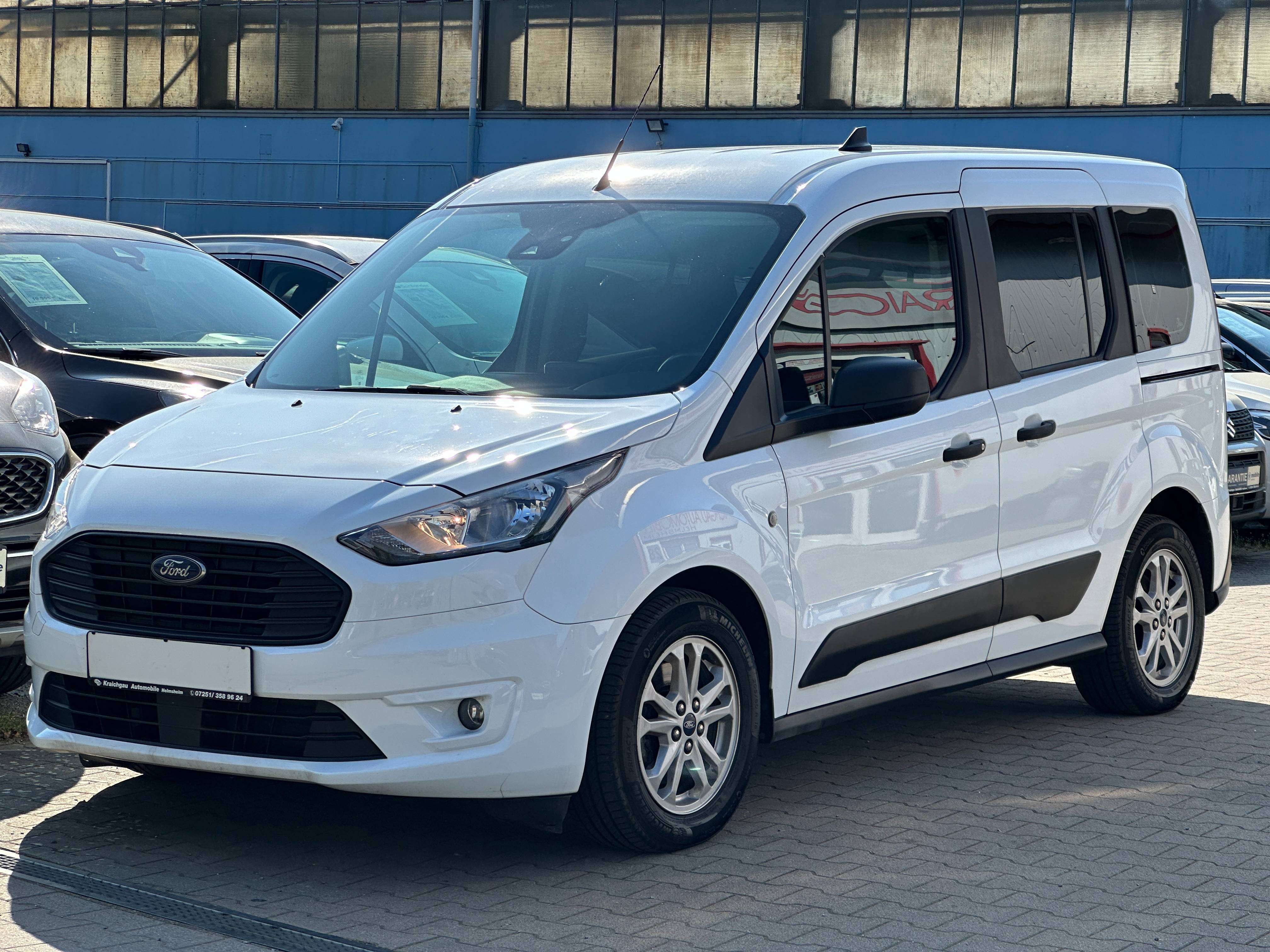 2022 Ford Tourneo