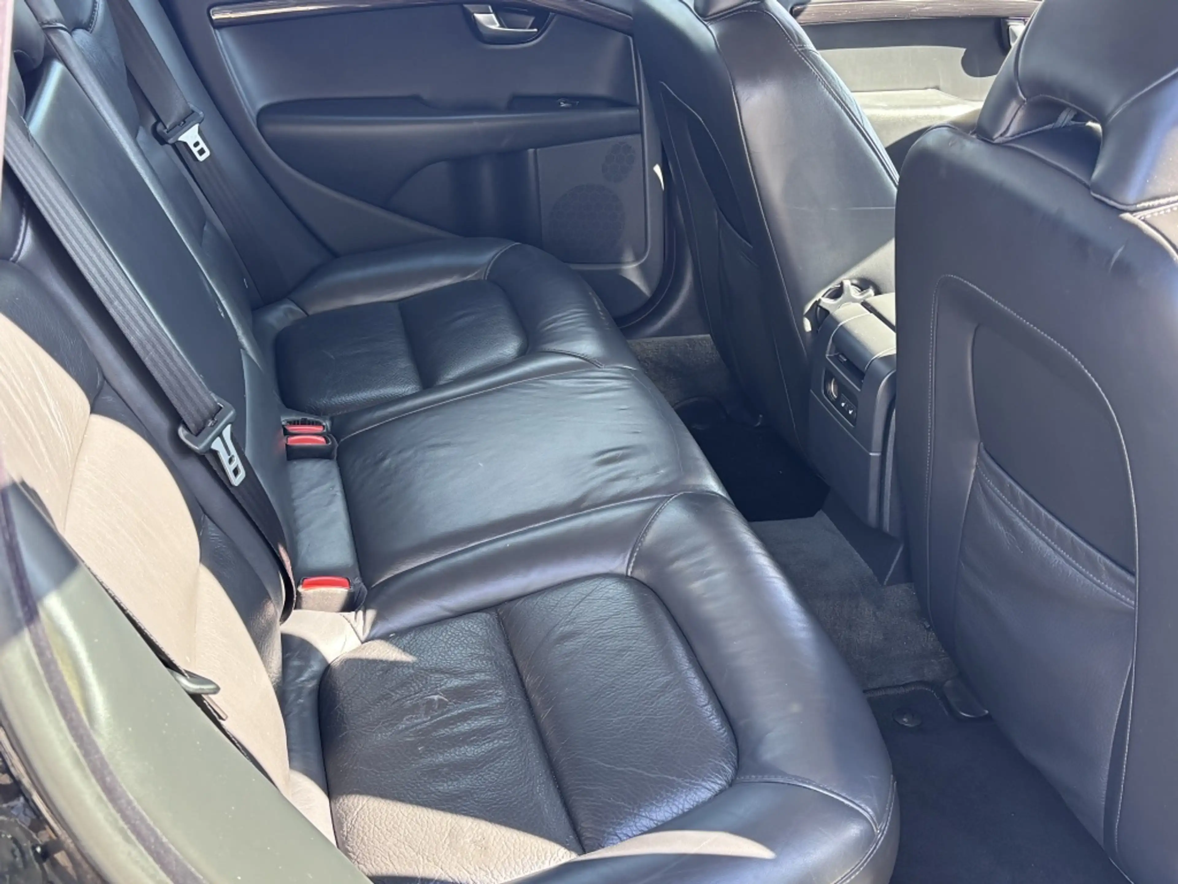 Volvo V70 2.5T Handgeschakeld 2008 Zwart Xenon Trekhaak — photo 14