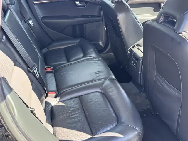 Volvo V70 view 14