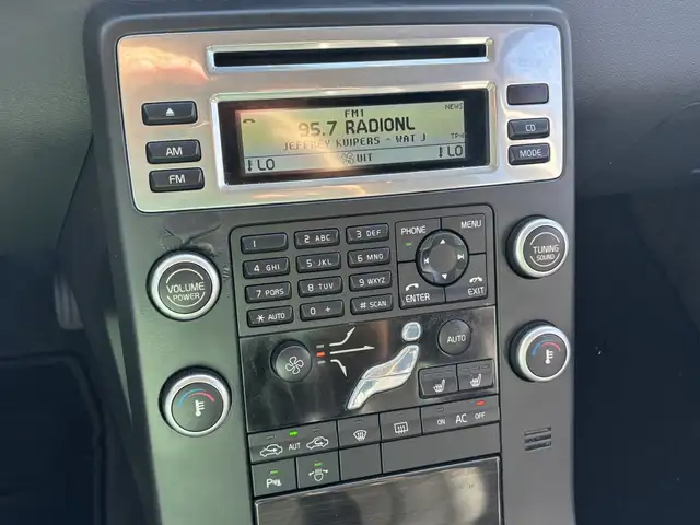 Volvo V70 view 12