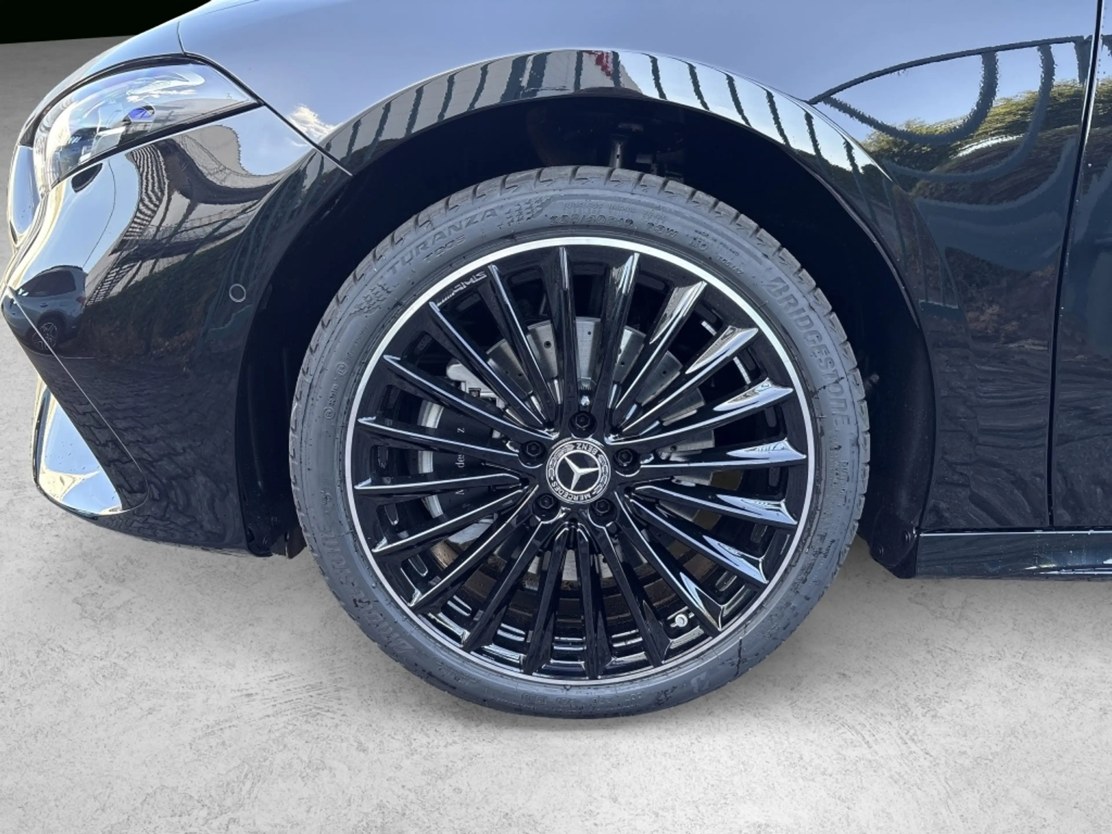 Mercedes-Benz A 250 e mit EQ Hybrid Technologie Edition-AMG Multibeam — photo 3