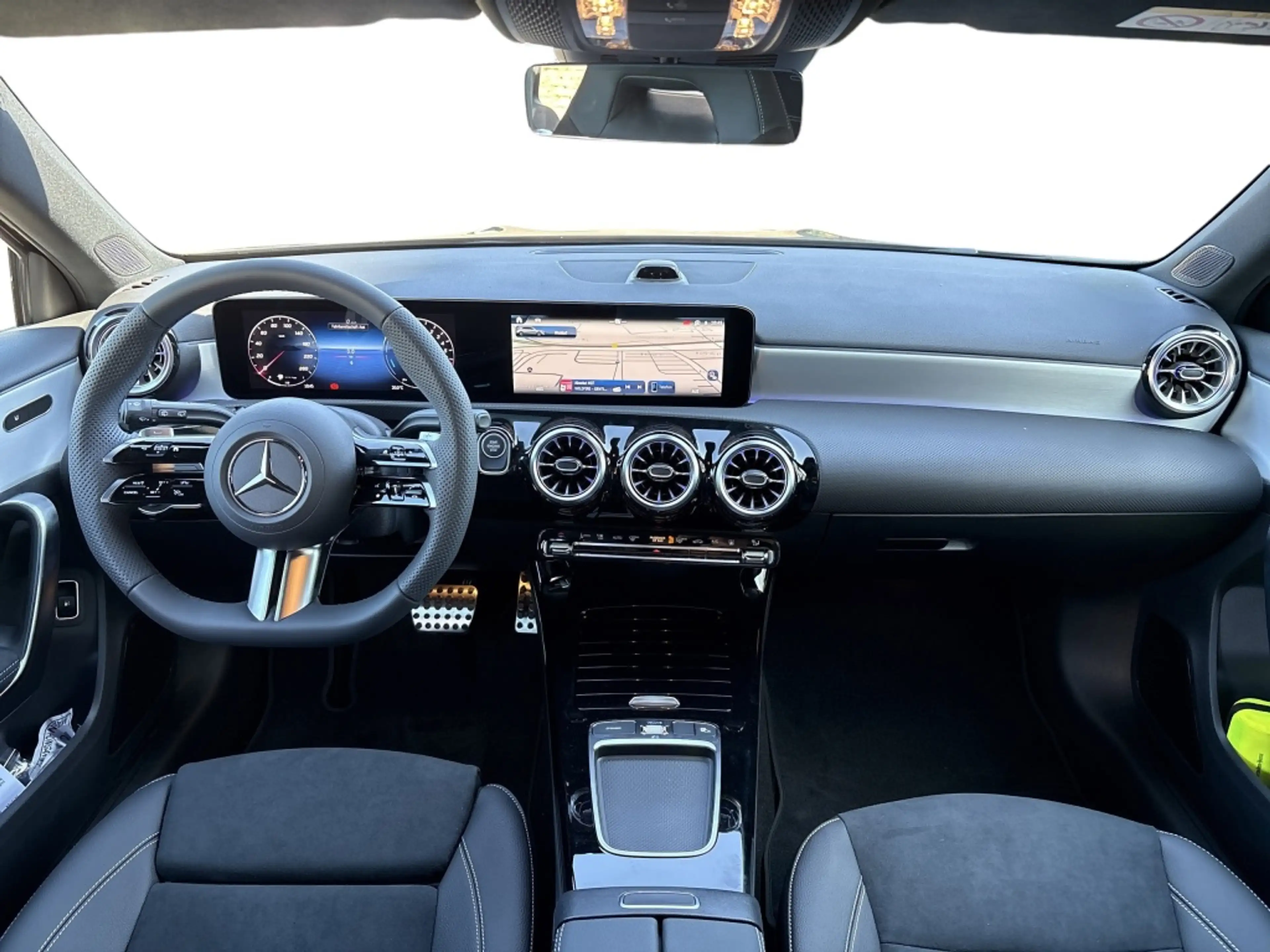 Mercedes-Benz A 250 e mit EQ Hybrid Technologie Edition-AMG Multibeam — photo 8