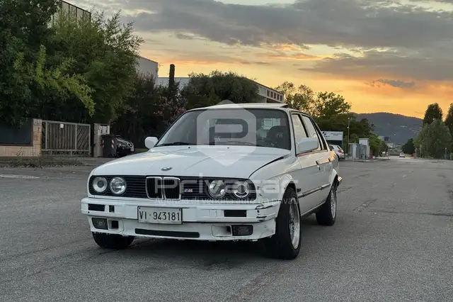 BMW 318 318i cat 4 porte