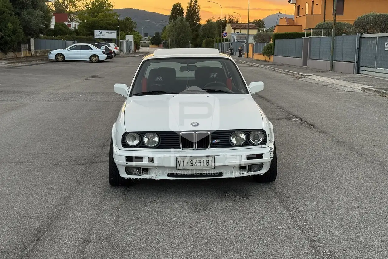 BMW 318i cat 4 porte, foto 3