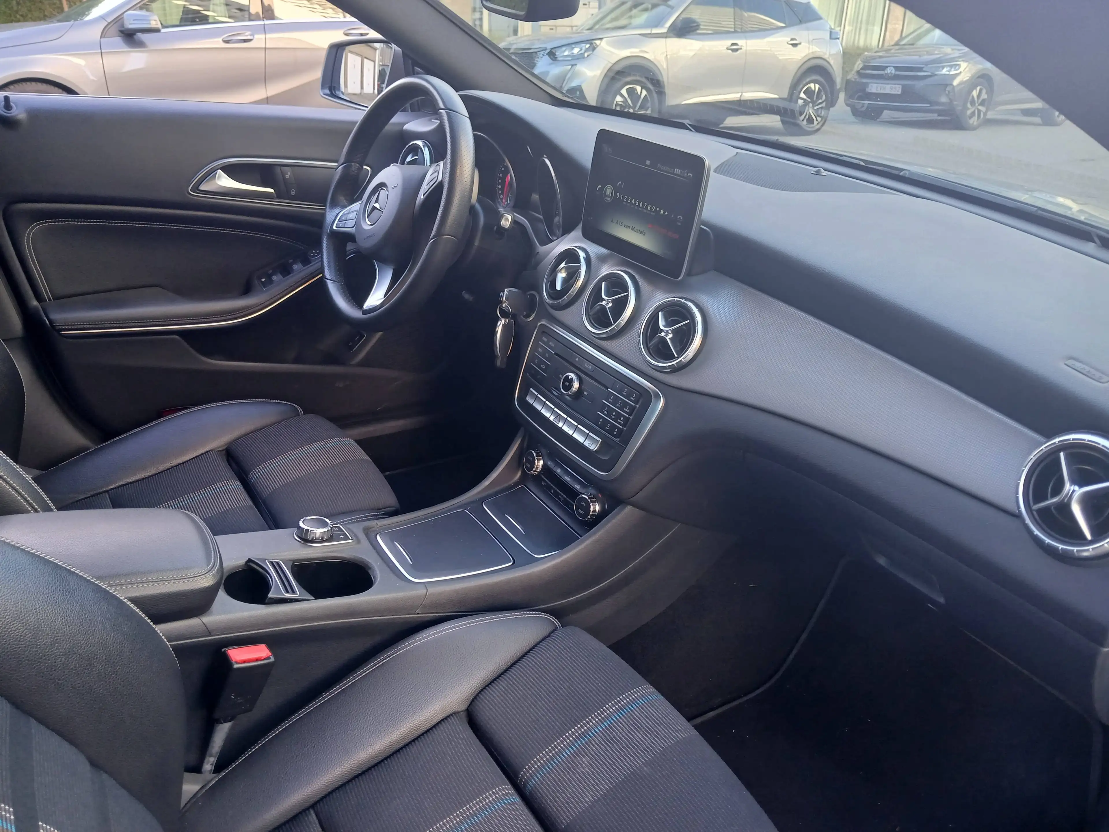Mercedes-Benz CLA 200 — photo 4