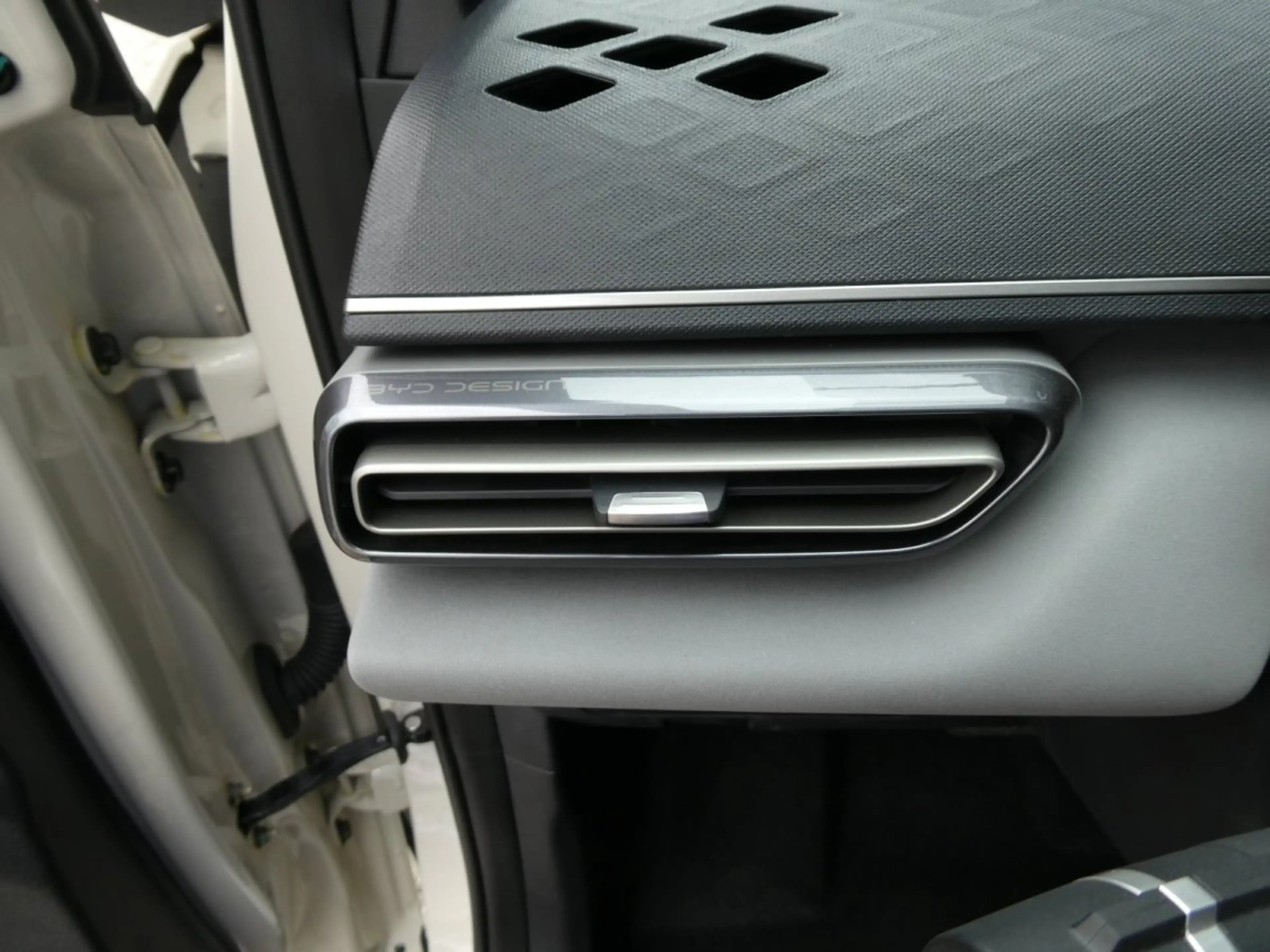 BYD Dolphin Surf Comfort 43kWh *Leder*LED*360-Grad*SHZ* — photo 13