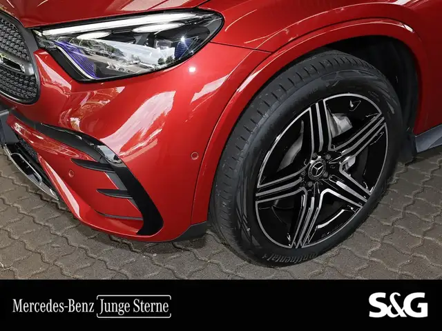 Mercedes-Benz GLC view 5